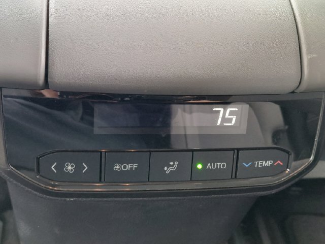 Certified 2020 Toyota Highlander LE FWD image 34