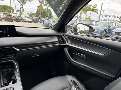 Used 2025 MAZDA CX-70 3.3 Turbo S w/ Premium Package image 16