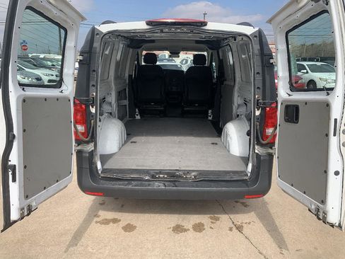 Used 2016 Mercedes-Benz Metris image 11