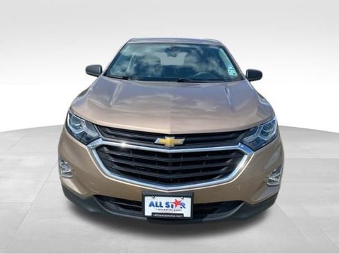 Used 2019 Chevrolet Equinox LS image 2