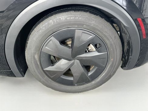 Used 2025 Toyota Prius LE FWD image 11