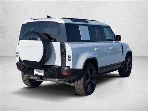 New 2026 Land Rover Defender 110 X-Dynamic SE image 2