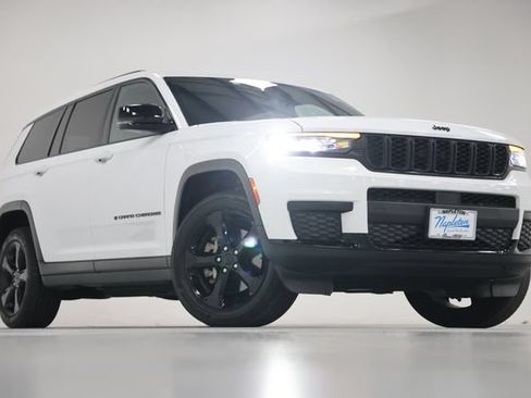 Used 2023 Jeep Grand Cherokee L Laredo AWD/4WD image 1
