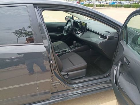 Used 2026 Toyota Corolla LE FWD image 15