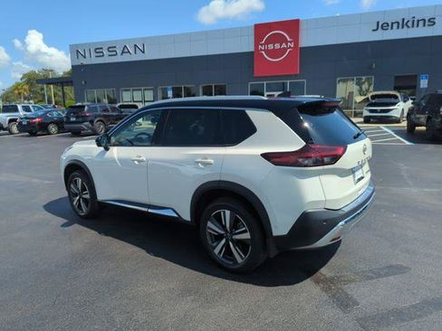 Certified 2023 Nissan Rogue Platinum w/ Platinum Premium Package FWD image 9