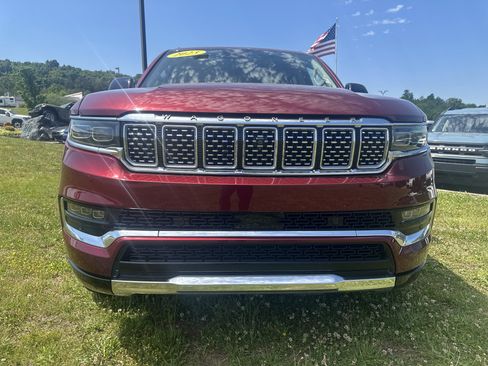 Used 2023 Jeep Grand Wagoneer Series II w/ Premium Group II AWD/4WD image 3