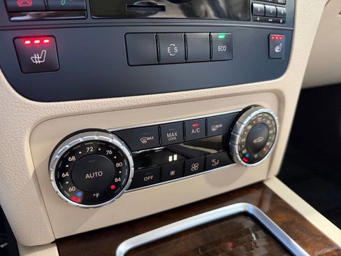 Used 2014 Mercedes-Benz GLK 350 4MATIC image 27
