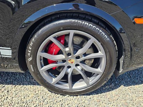 Used 2024 Porsche Cayenne S AWD/4WD image 9