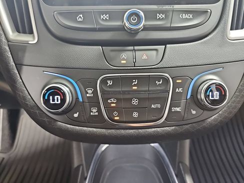 Used 2022 Chevrolet Malibu LT FWD image 28
