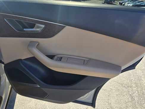 Used 2021 Audi Q8 Prestige w/ Prestige Package image 13