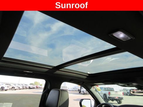 Certified 2022 GMC Yukon XL SLT w/ SLT Premium Package AWD/4WD image 16