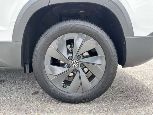 Certified 2025 Volkswagen Taos S FWD image 21