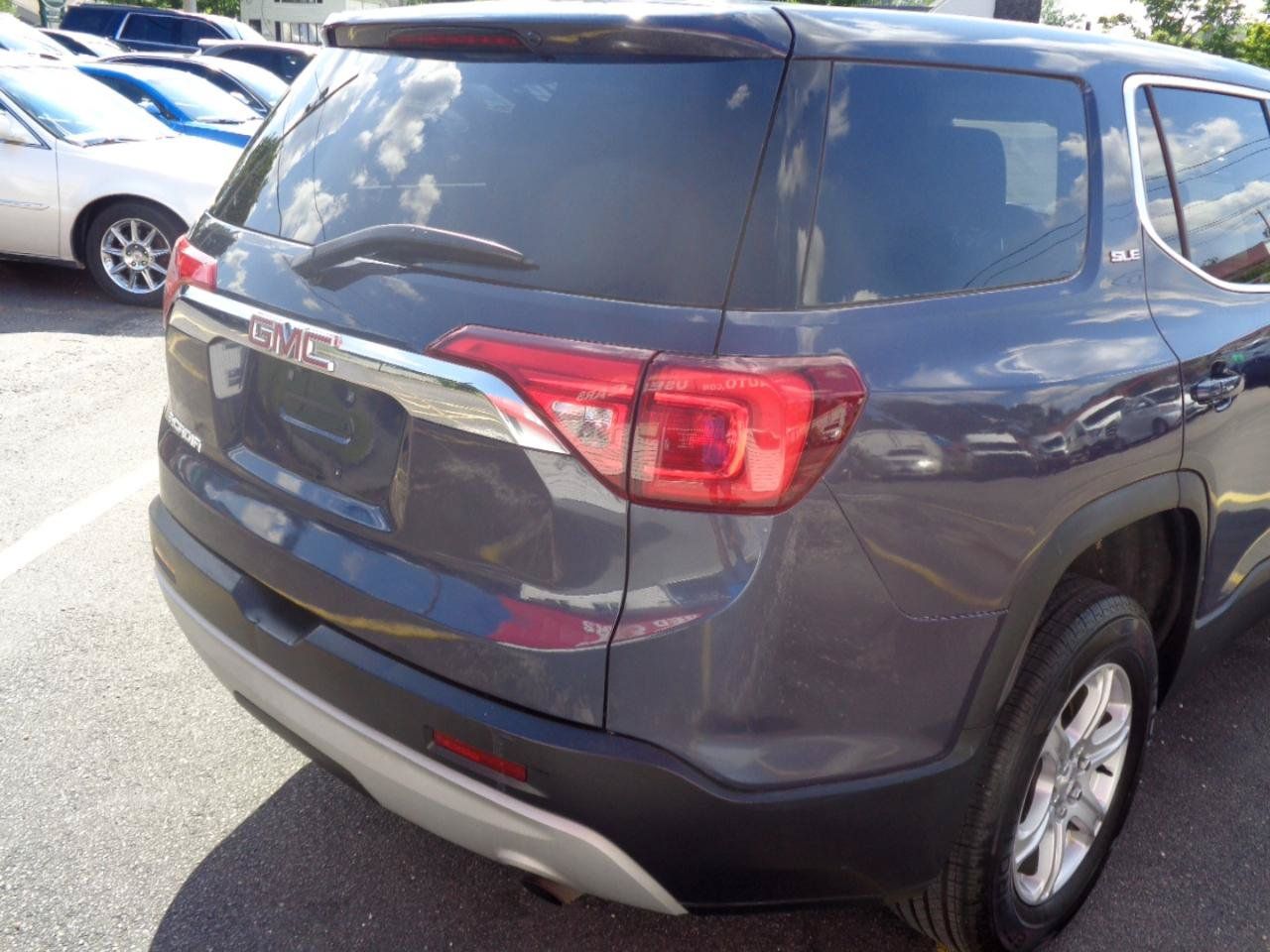 Used 2018 GMC Acadia SLE FWD image 23