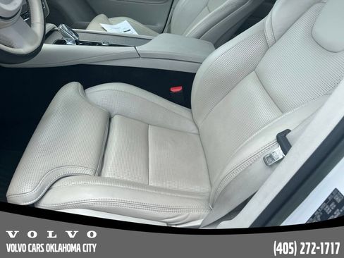 Certified 2023 Volvo XC90 B6 Ultimate w/ Protection Package Premier AWD/4WD image 9