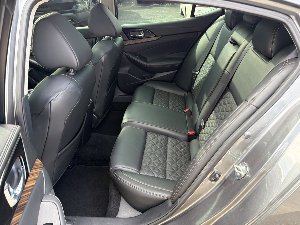 Used 2017 Nissan Maxima Platinum FWD image 20