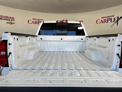 Used 2018 Chevrolet Silverado 1500 LT w/ Texas Edition AWD/4WD image 22