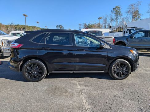 Certified 2022 Ford Edge SE w/ Black Appearance Package image 4