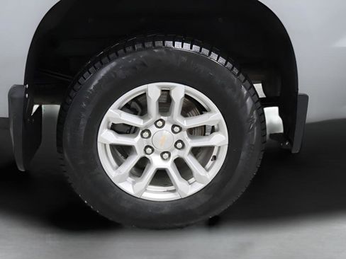 Used 2024 Chevrolet Silverado 1500 LT AWD/4WD image 32