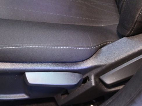 Used 2018 Ford Focus SE image 16