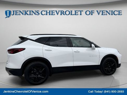 Used 2024 Chevrolet Blazer LT w/ Convenience Package FWD image 3