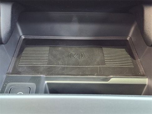 Used 2025 Land Rover Range Rover Velar Dynamic SE image 14