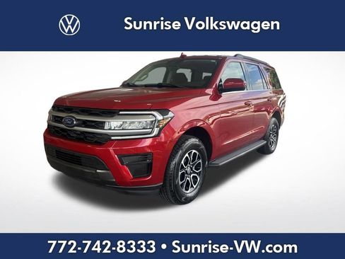 Used 2022 Ford Expedition XLT image 1