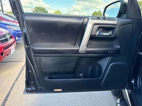 Used 2016 Toyota 4Runner Limited image 15