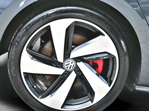 Used 2018 Volkswagen GTI SE image 31