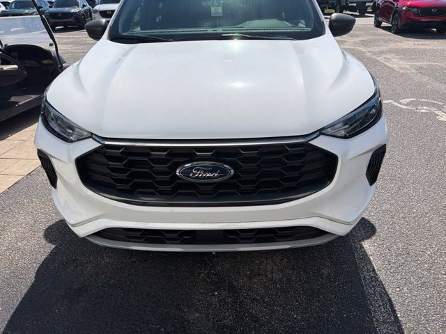 Used 2023 Ford Escape ST-Line w/ Tech Pack #1 FWD image 3