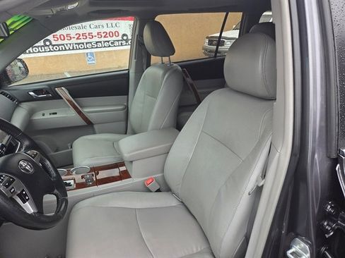 Used 2013 Toyota Highlander Limited image 7