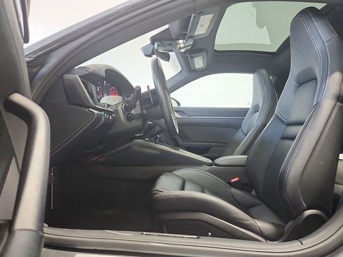 Used 2025 Porsche 911 Carrera RWD image 5