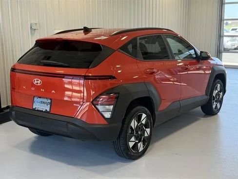 Used 2025 Hyundai Kona SEL AWD/4WD image 3