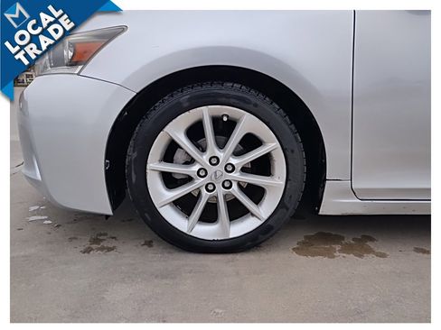 Used 2011 Lexus CT 200h image 10