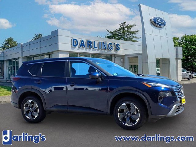 Used 2025 Nissan Rogue SV AWD/4WD image 3