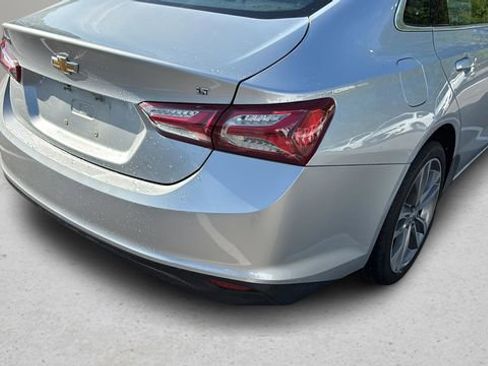 Used 2021 Chevrolet Malibu LT image 32