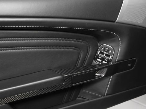 Used 2010 Aston Martin DBS Coupe image 37