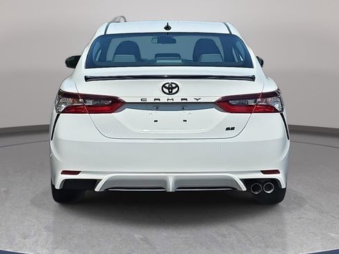 Used 2021 Toyota Camry SE FWD image 6
