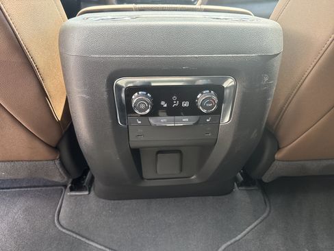 Used 2025 Chevrolet Tahoe High Country w/ Sun And Tow Package AWD/4WD image 30