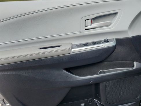 Used 2025 Toyota Sienna LE image 21