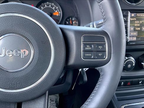 Used 2017 Jeep Patriot High Altitude image 23