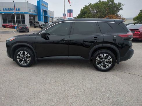 Used 2023 Nissan Rogue SV image 5