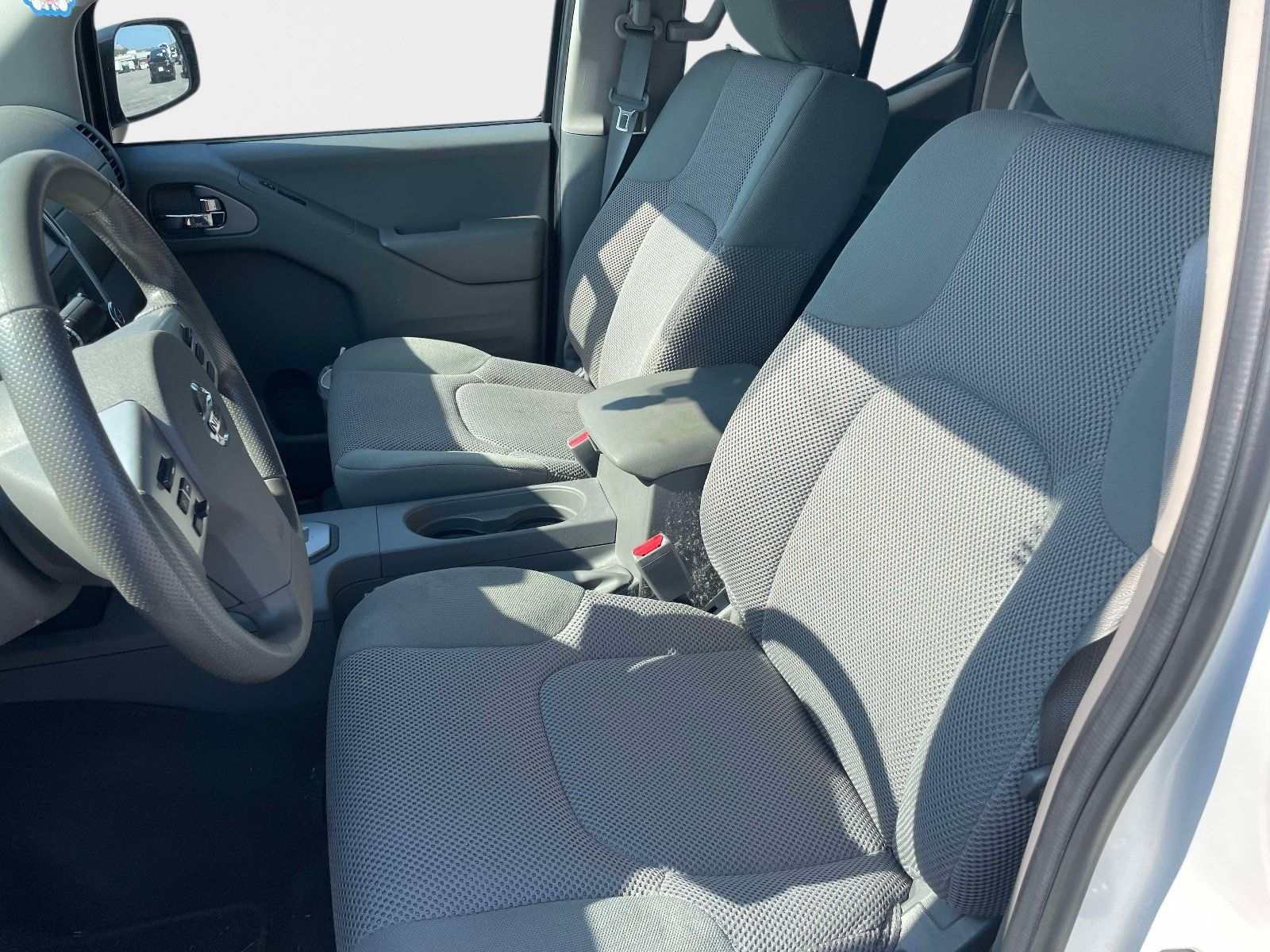 Used 2020 Nissan Frontier SV w/ Midnight Edition Floor Mats AWD/4WD image 13