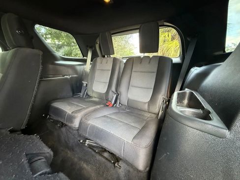 Used 2017 Ford Explorer XLT image 14