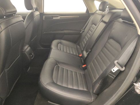 Used 2018 Ford Fusion SE w/ Fusion SE Technology Package FWD image 18