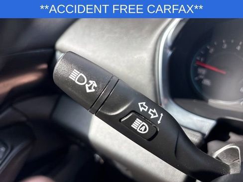 Used 2023 Chevrolet Traverse RS image 36