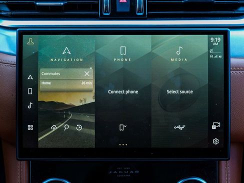 Used 2023 Jaguar F-PACE R-Dynamic S image 49