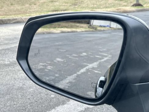 Used 2021 Toyota Highlander XLE image 17