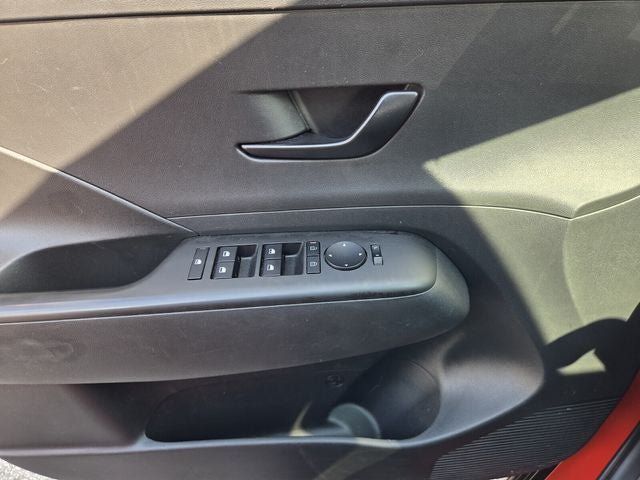 Used 2025 Hyundai Kona SEL FWD image 33