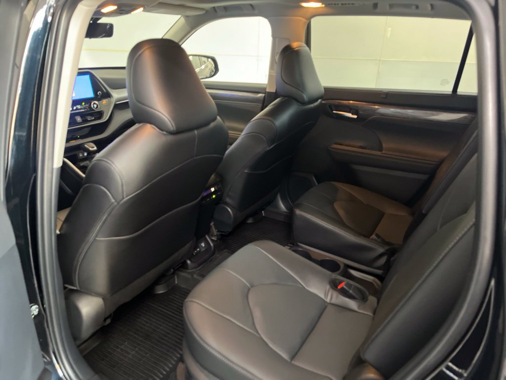 Used 2026 Toyota Highlander Platinum AWD/4WD image 26