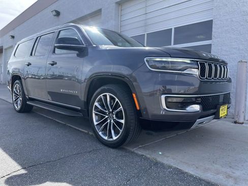 Used 2024 Jeep Wagoneer L Series II w/ Premium Group I image 10